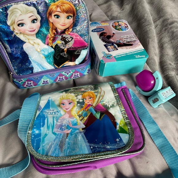 Frozen bundle lunch bag, night light, and purse - Picture 1 of 5